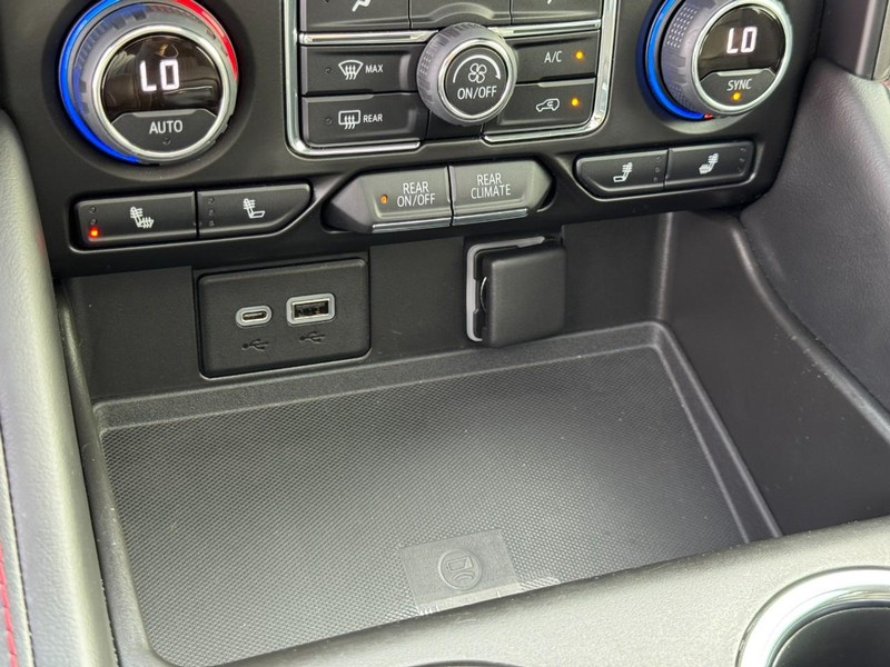 Chevrolet Tahoe Vehicle Full-screen Gallery Image 22