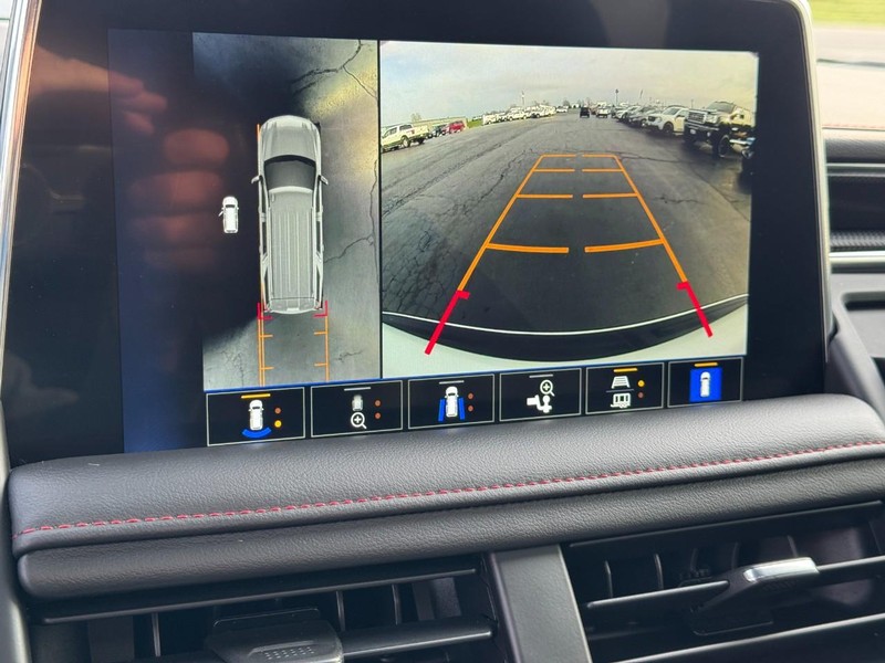 Chevrolet Tahoe Vehicle Full-screen Gallery Image 23