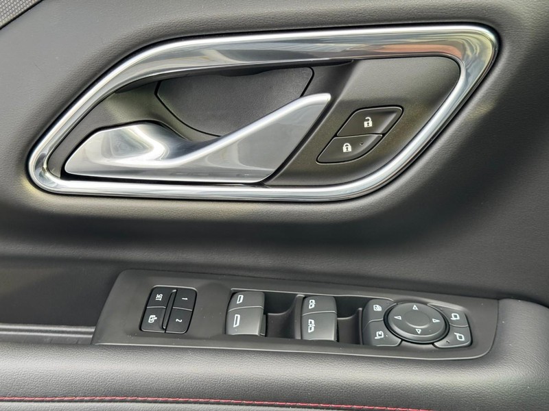 Chevrolet Tahoe Vehicle Full-screen Gallery Image 24