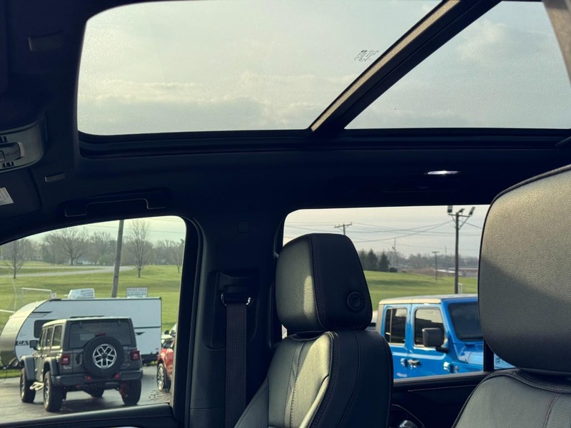 Chevrolet Tahoe Vehicle Full-screen Gallery Image 25