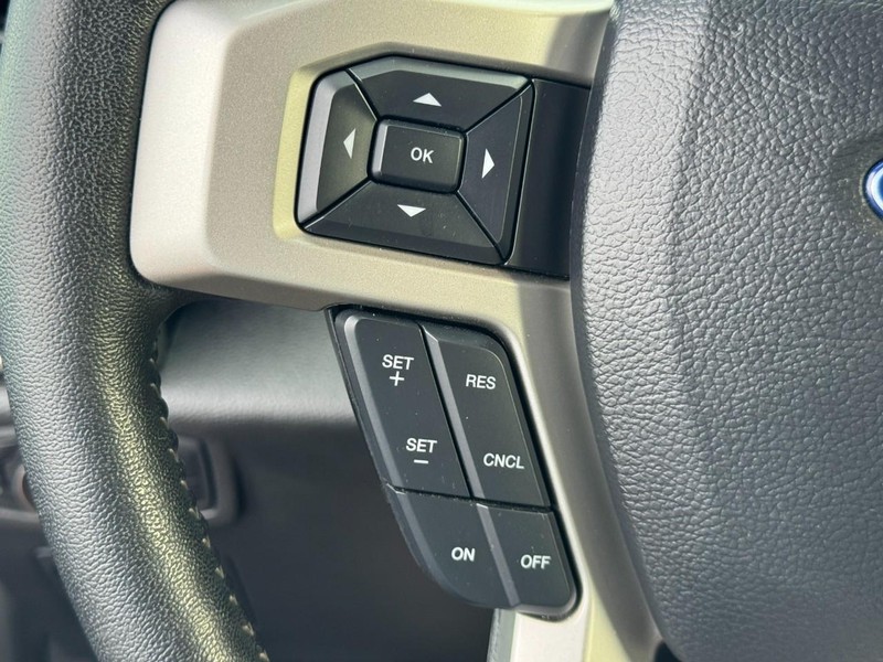 Ford F-150 Vehicle Full-screen Gallery Image 18