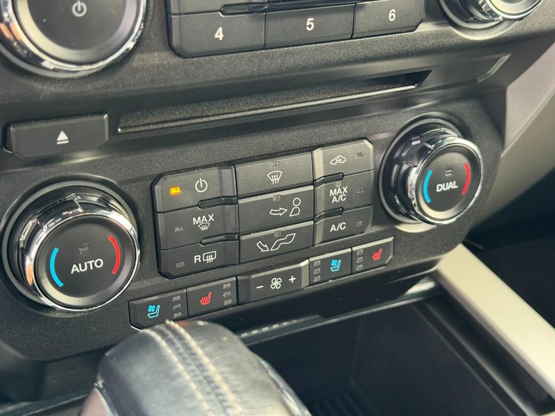 Ford F-150 Vehicle Full-screen Gallery Image 22