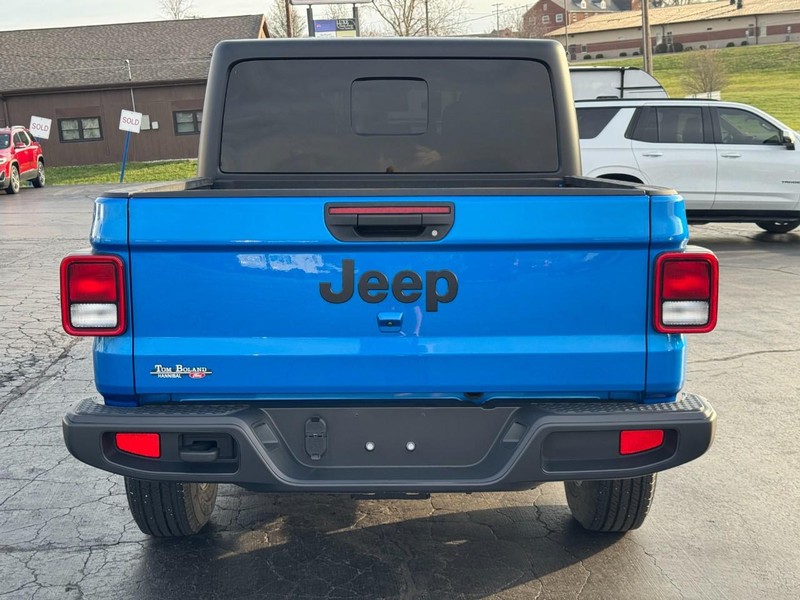 Jeep Gladiator Vehicle Image 05