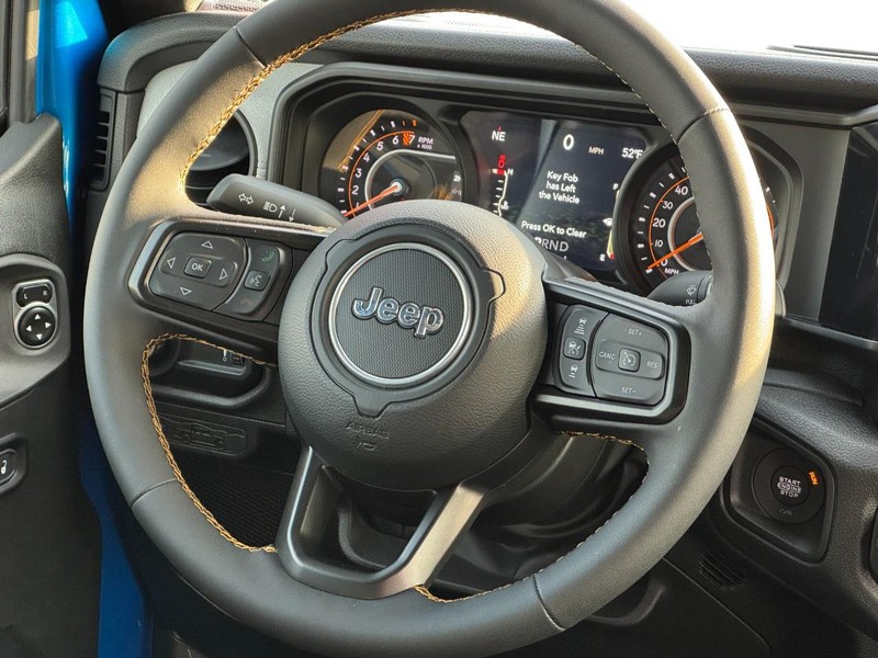 Jeep Gladiator Vehicle Image 12