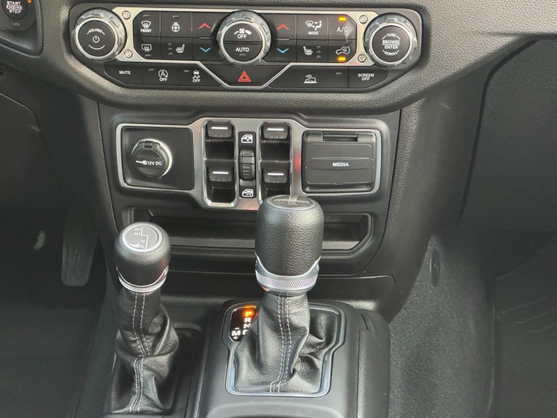 Jeep Gladiator Vehicle Image 14