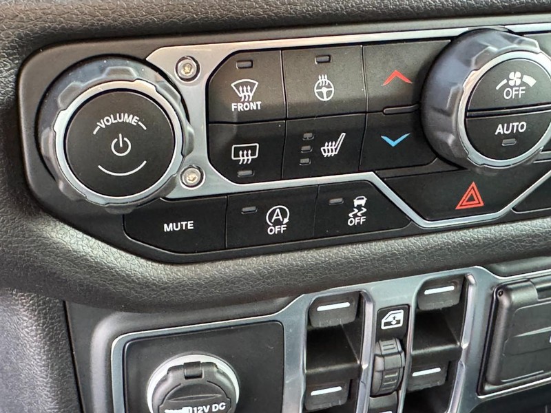 Jeep Gladiator Vehicle Image 22