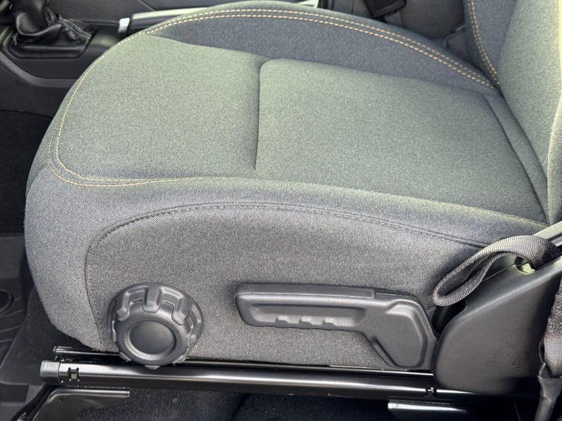 Jeep Gladiator Vehicle Image 24