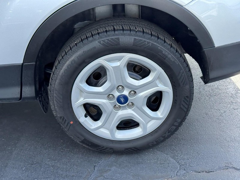 Ford Escape Vehicle Image 07