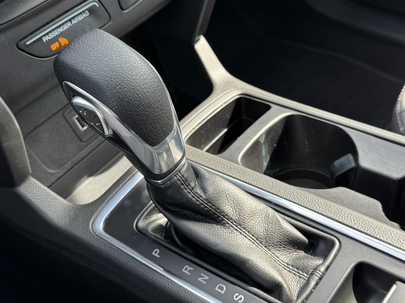 Ford Escape Vehicle Image 19