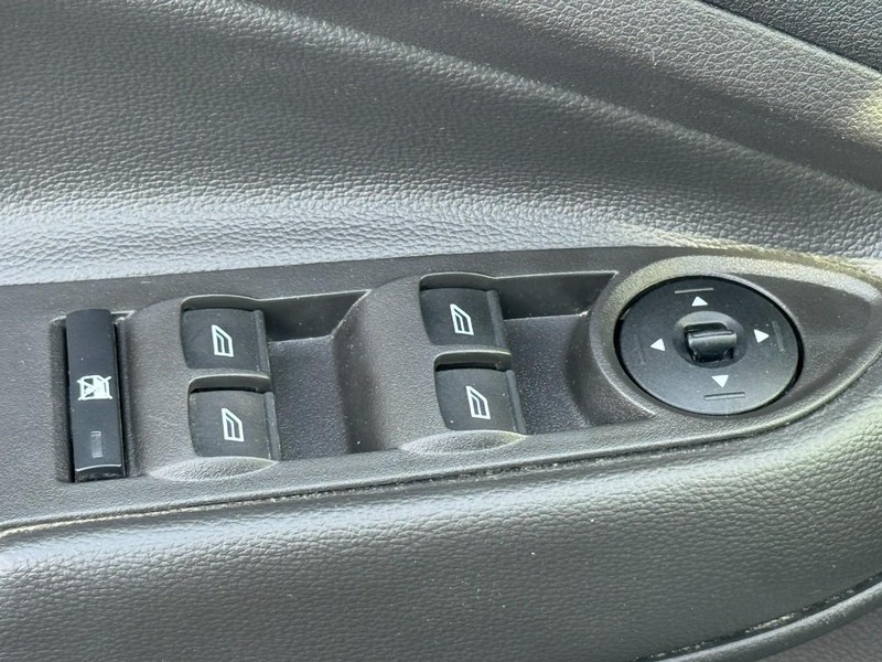 Ford Escape Vehicle Image 21