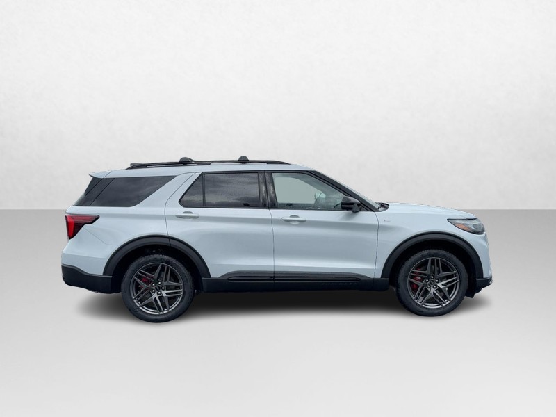 Ford Explorer Vehicle Image 02