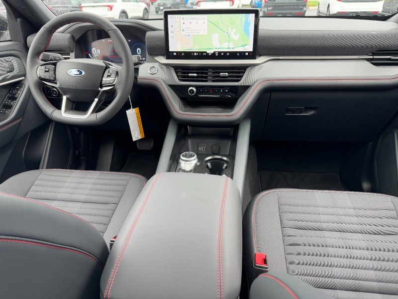 Ford Explorer Vehicle Image 07