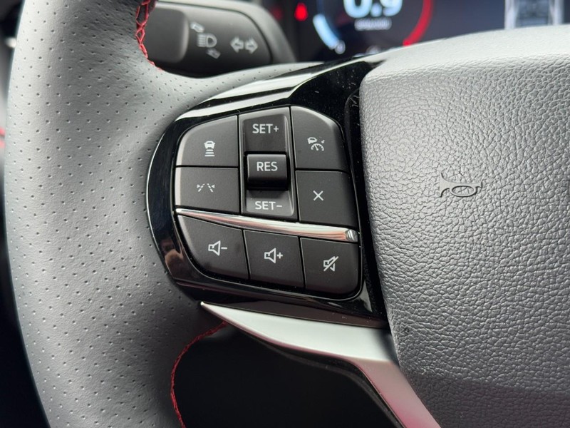 Ford Explorer Vehicle Image 12