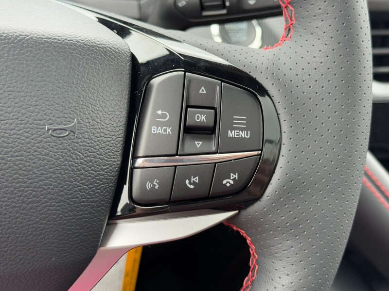 Ford Explorer Vehicle Image 13
