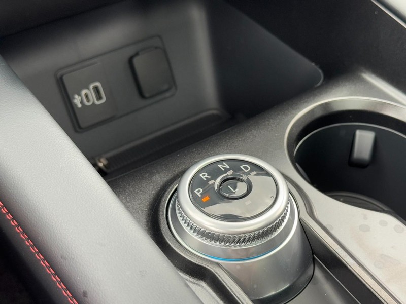 Ford Explorer Vehicle Image 14
