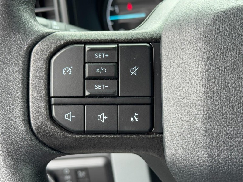 Ford Super Duty F-250 SRW Vehicle Image 10
