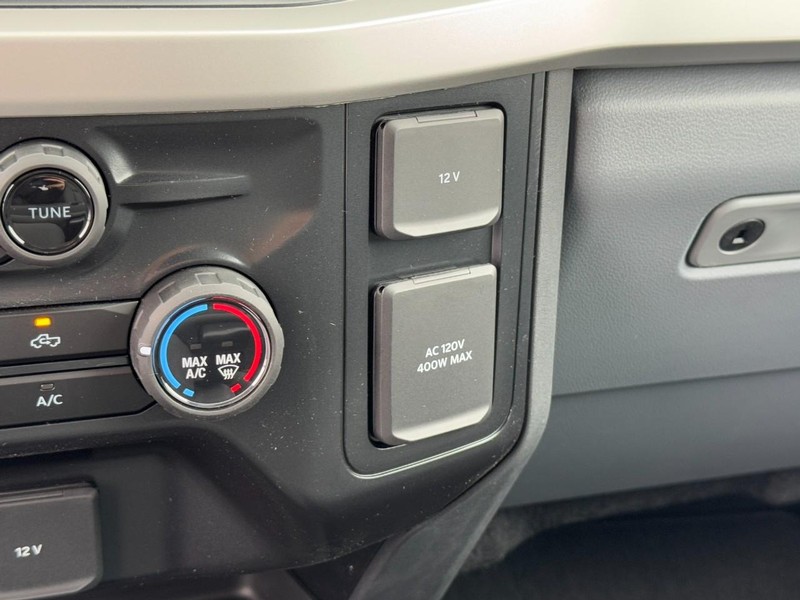 Ford Super Duty F-250 SRW Vehicle Image 12