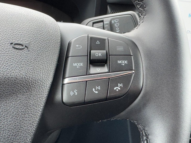 Ford Maverick Vehicle Image 11