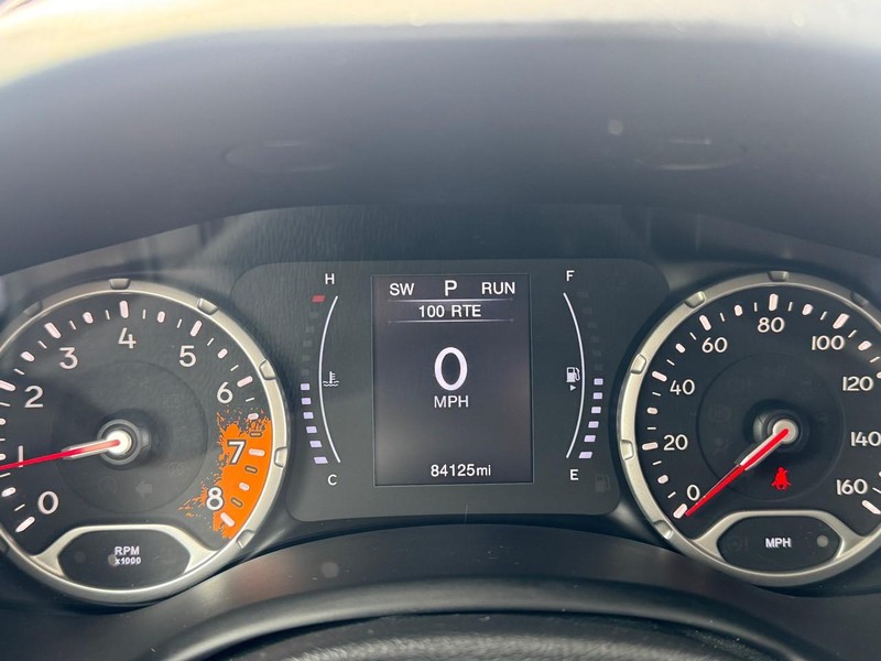 Jeep Renegade Vehicle Image 13