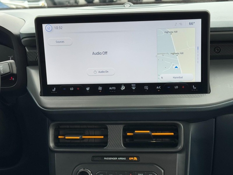 Ford Maverick Vehicle Full-screen Gallery Image 13