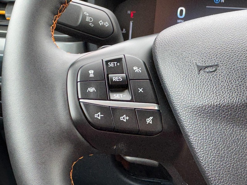 Ford Maverick Vehicle Full-screen Gallery Image 16