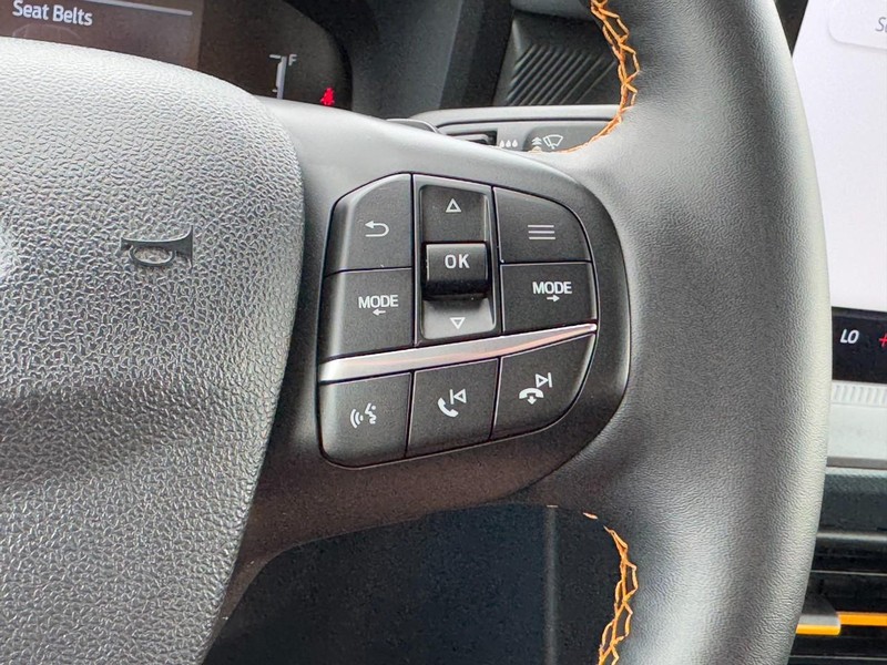 Ford Maverick Vehicle Full-screen Gallery Image 17