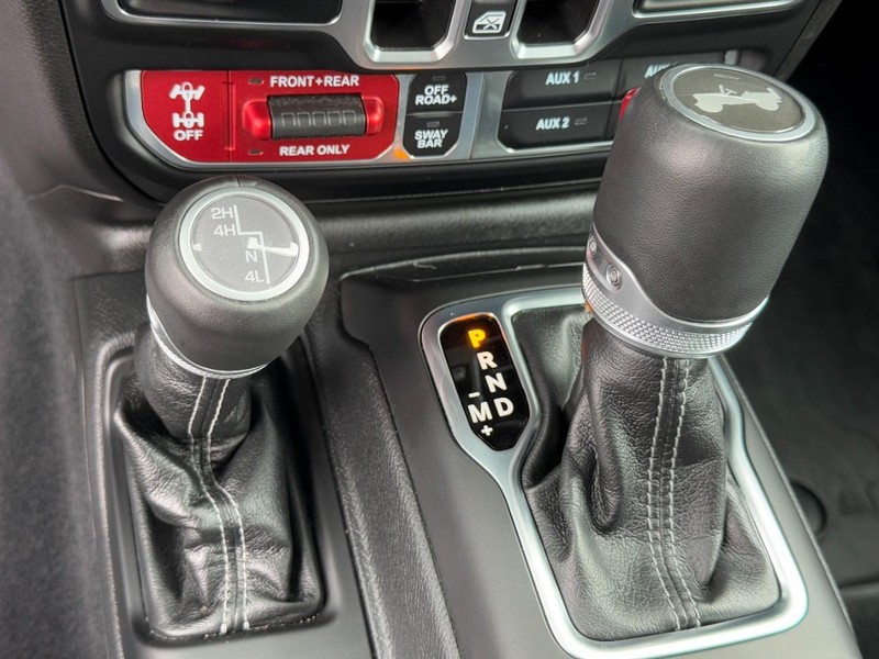 Jeep Wrangler Vehicle Image 19