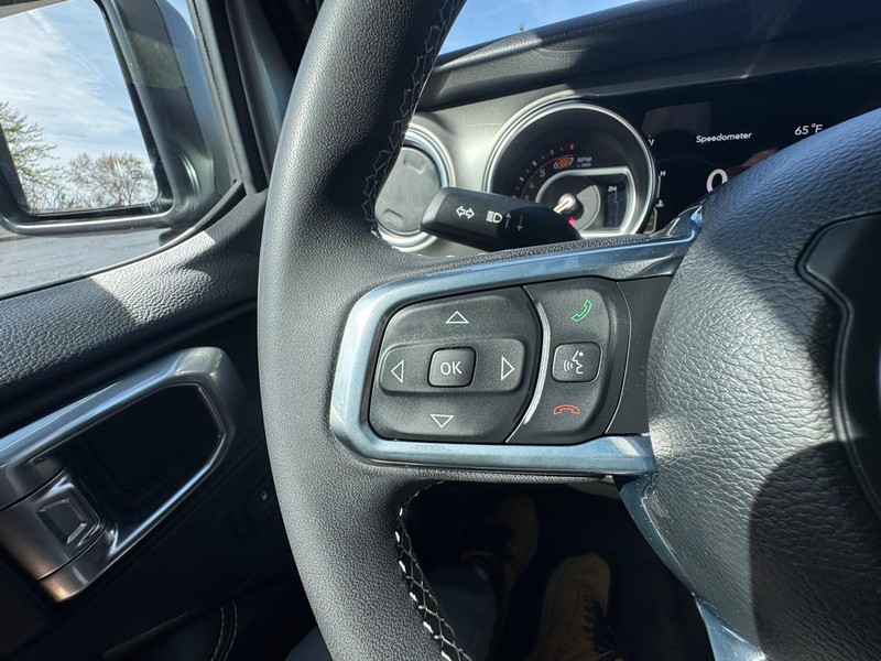 Jeep Wrangler Vehicle Image 13