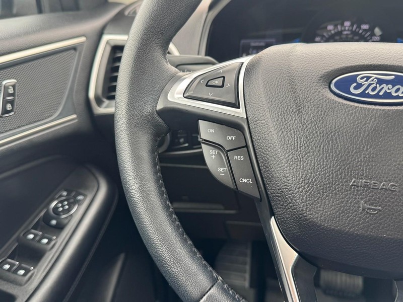 Ford Edge Vehicle Image 14