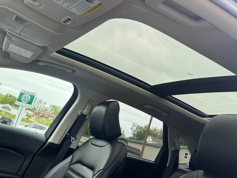 Ford Edge Vehicle Image 19