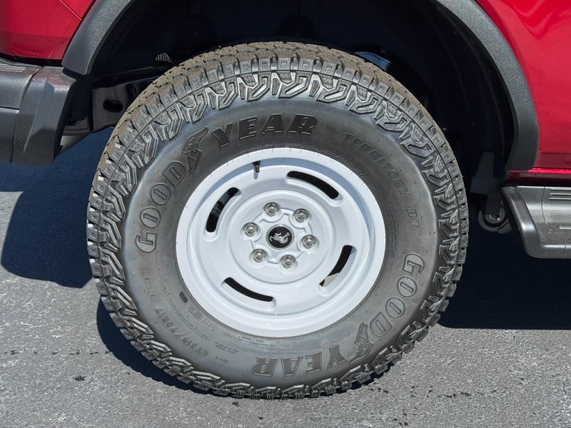 Ford Bronco Vehicle Image 04