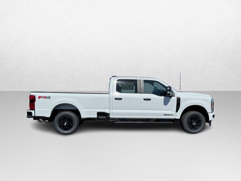 Ford Super Duty F-250 SRW Vehicle Image 02