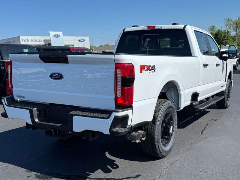 Ford Super Duty F-250 SRW Vehicle Image 03