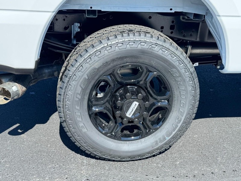 Ford Super Duty F-250 SRW Vehicle Image 04
