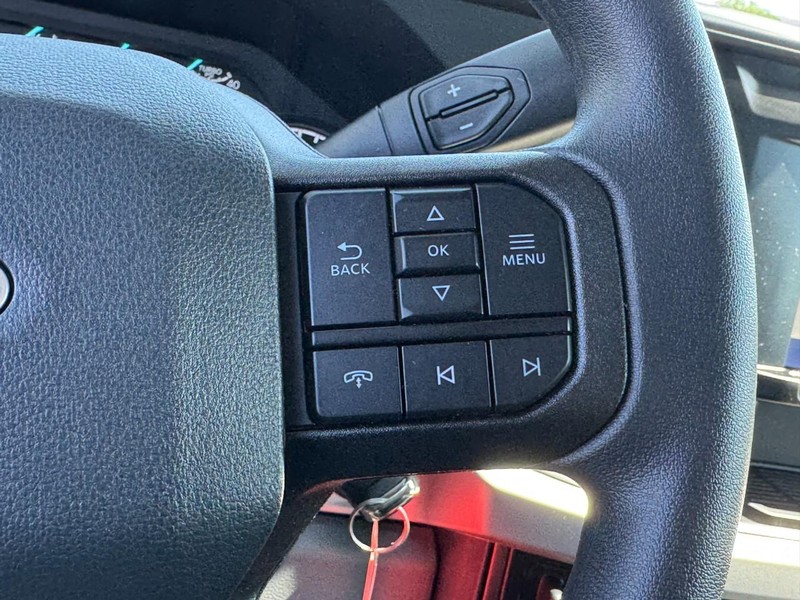 Ford Super Duty F-250 SRW Vehicle Image 11