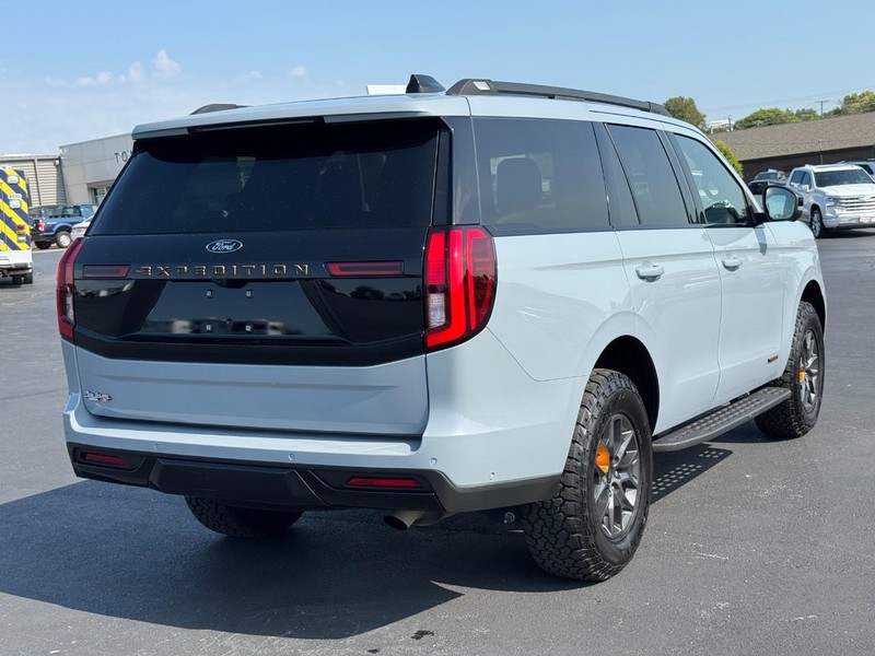 Ford Expedition Vehicle Image 03