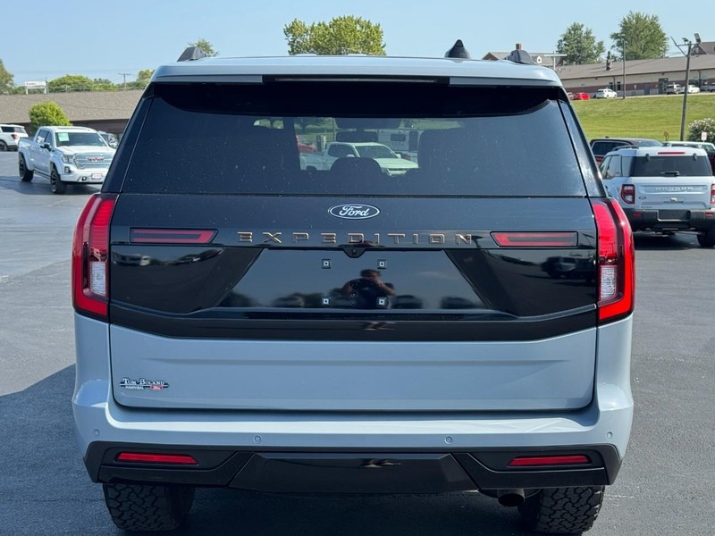 Ford Expedition Vehicle Image 04