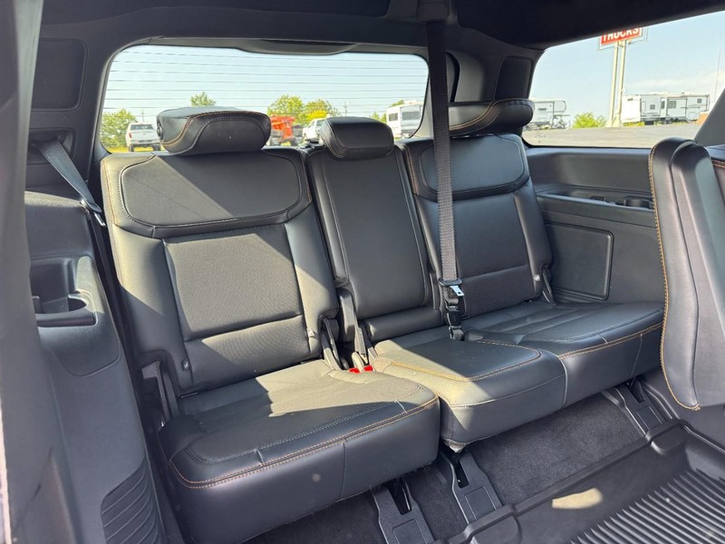 Ford Expedition Vehicle Image 11