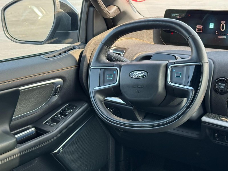Ford Expedition Vehicle Image 13