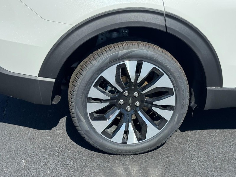 Ford Explorer Vehicle Image 04