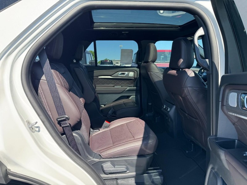 Ford Explorer Vehicle Image 05
