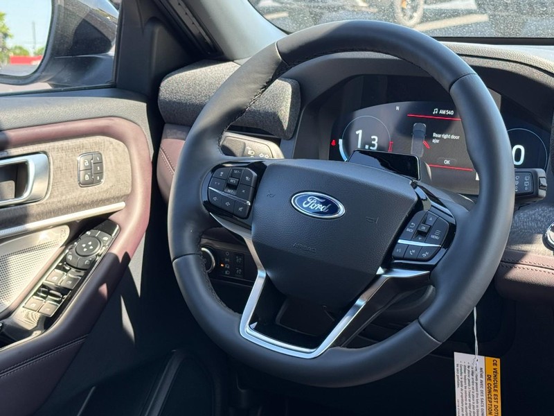 Ford Explorer Vehicle Image 08
