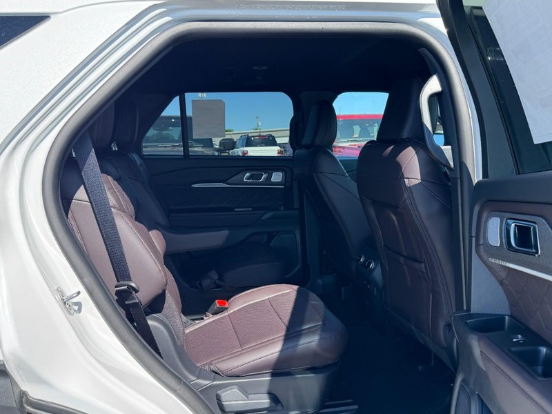 Ford Explorer Vehicle Image 05