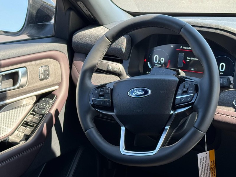 Ford Explorer Vehicle Image 07