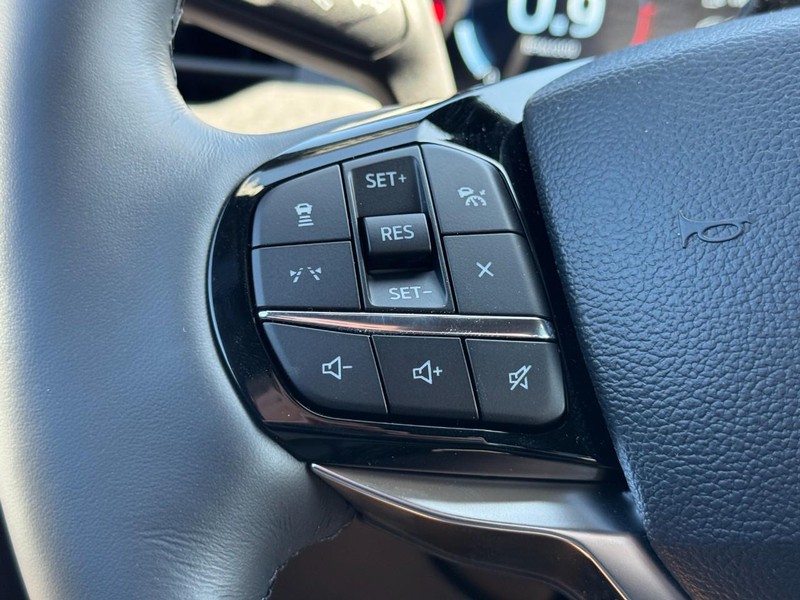 Ford Explorer Vehicle Image 11