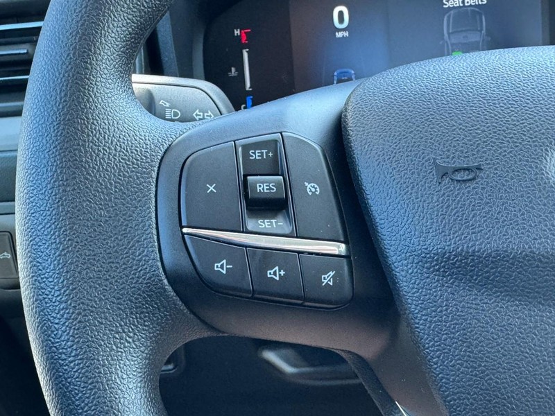 Ford Maverick Vehicle Image 10