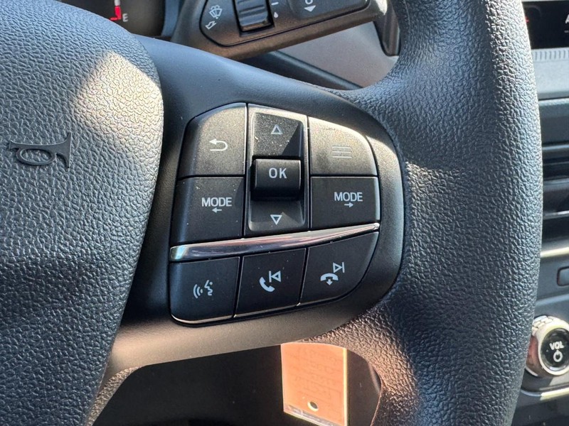 Ford Maverick Vehicle Image 11