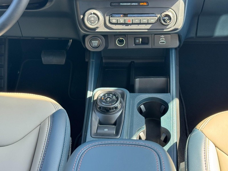 Ford Maverick Vehicle Image 09