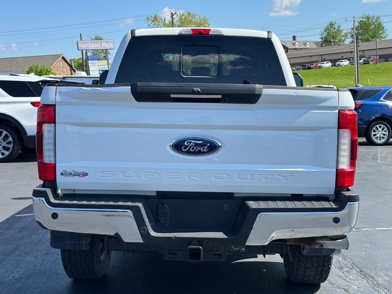 Ford Super Duty F-350 SRW Vehicle Image 04