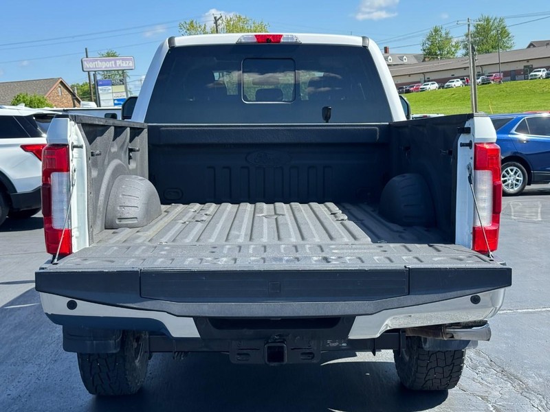 Ford Super Duty F-350 SRW Vehicle Image 05